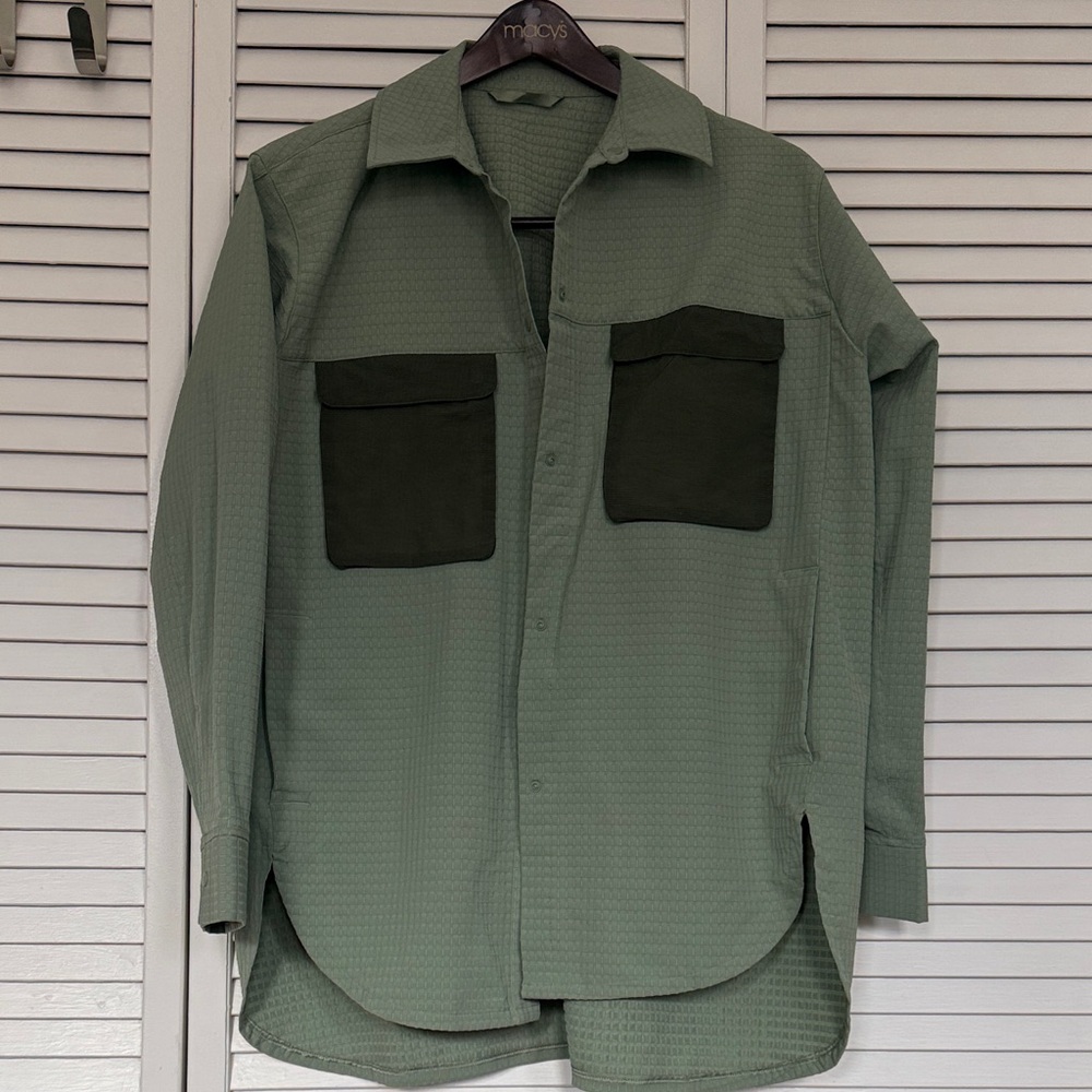 Lululemon Athletica Green Shirt Jacket with Dark Green Pockets